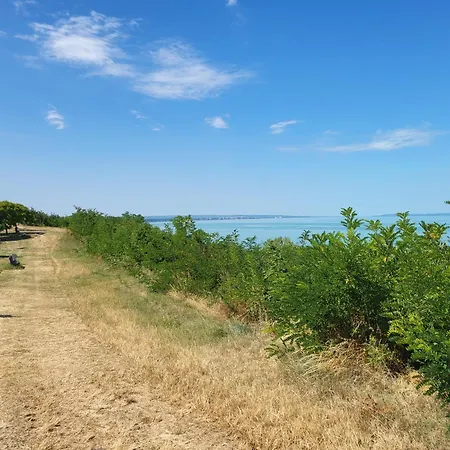 Vitorlásház * Balatonvilágos