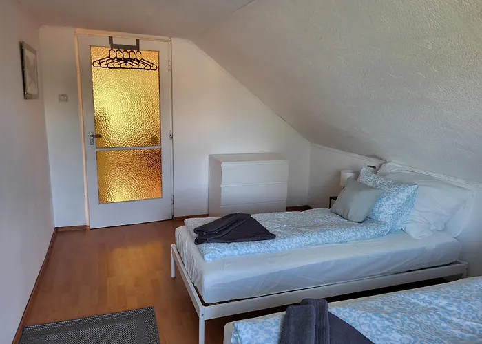 Vitorlásház * Balatonvilágos