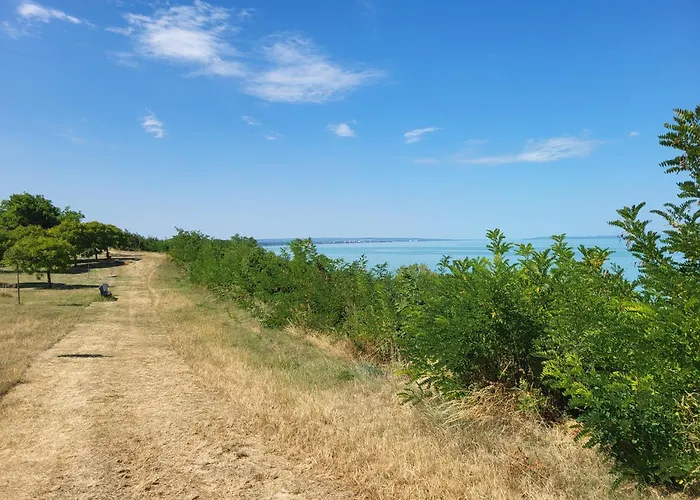 Vitorlásház * Balatonvilágos